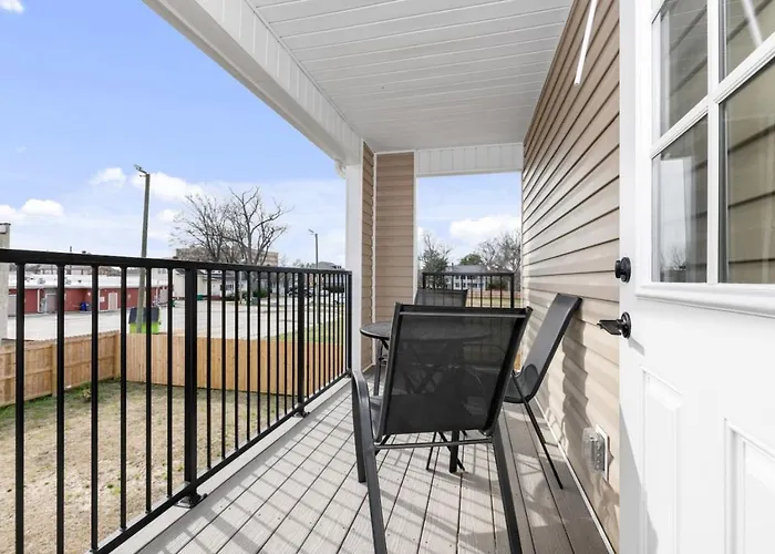 New Luxe Apt 3Br Downtown Fay Unit D