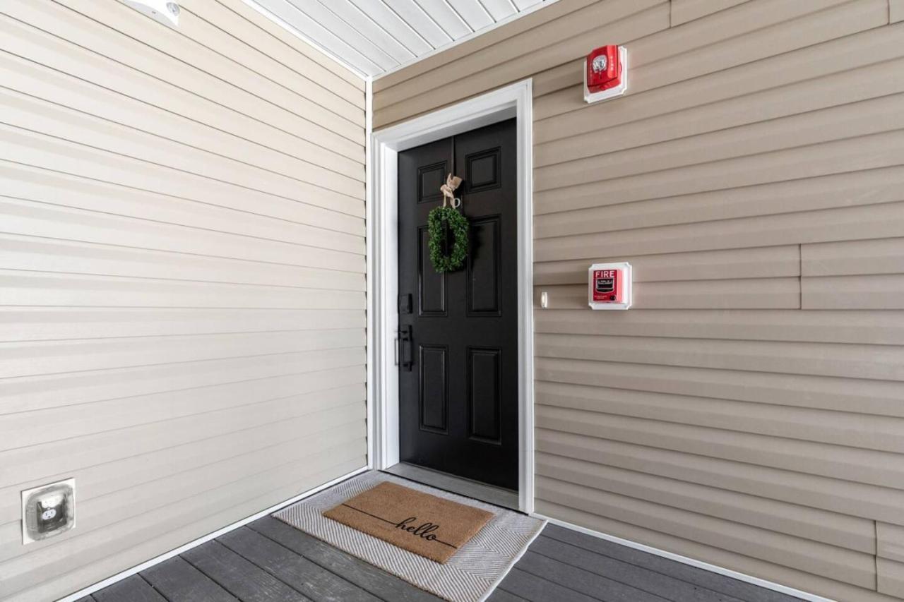 New Luxe 3br Downtown Fay Unit D