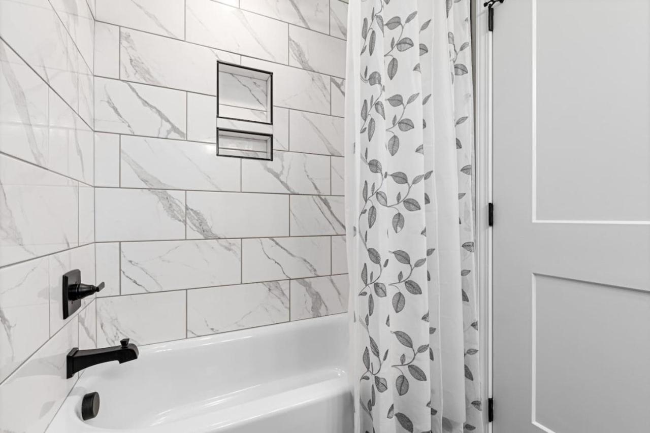 New Luxe 3br Downtown Fay Unit D Apartment *