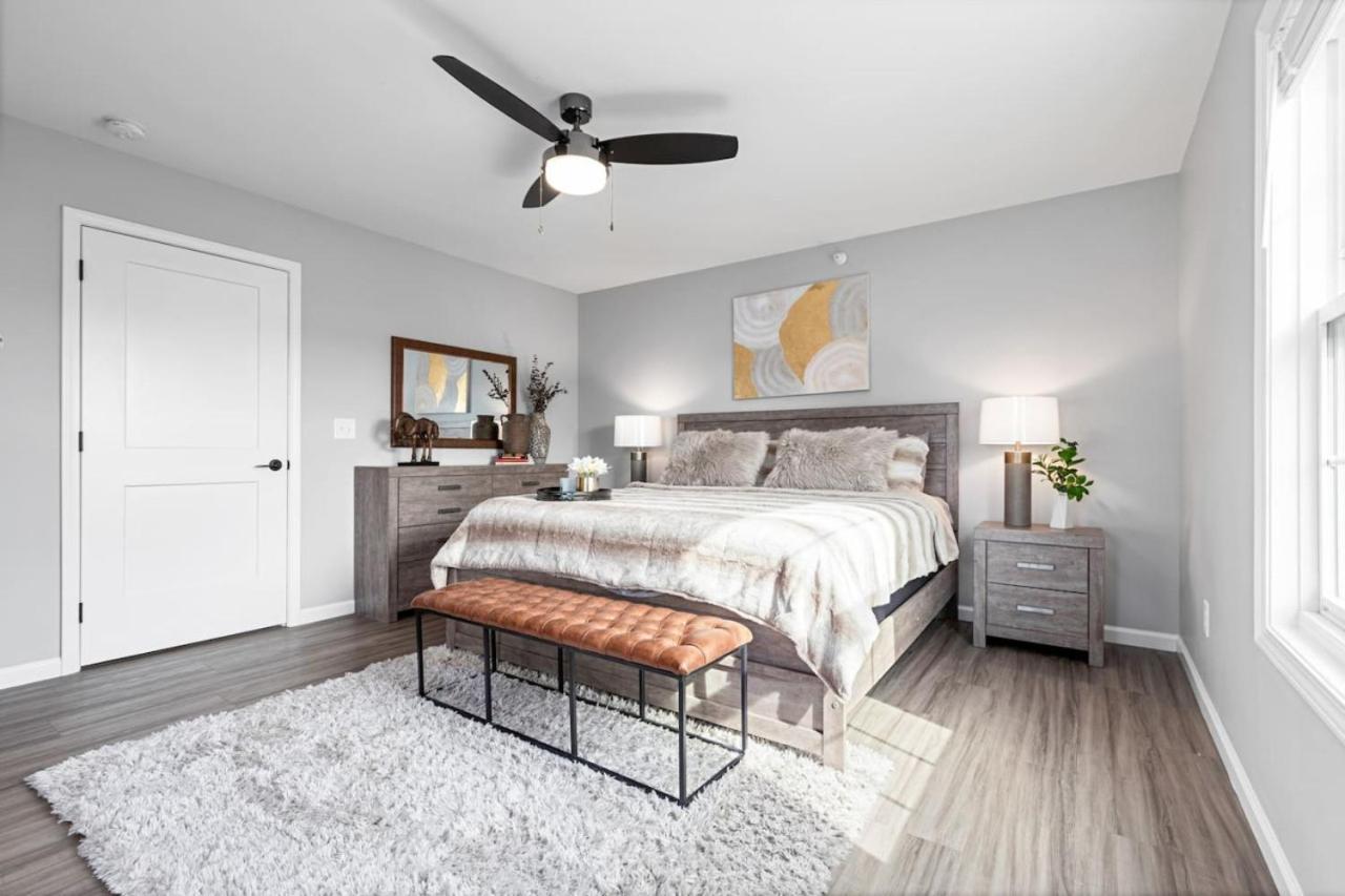 New Luxe 3br Downtown Fay Unit D *