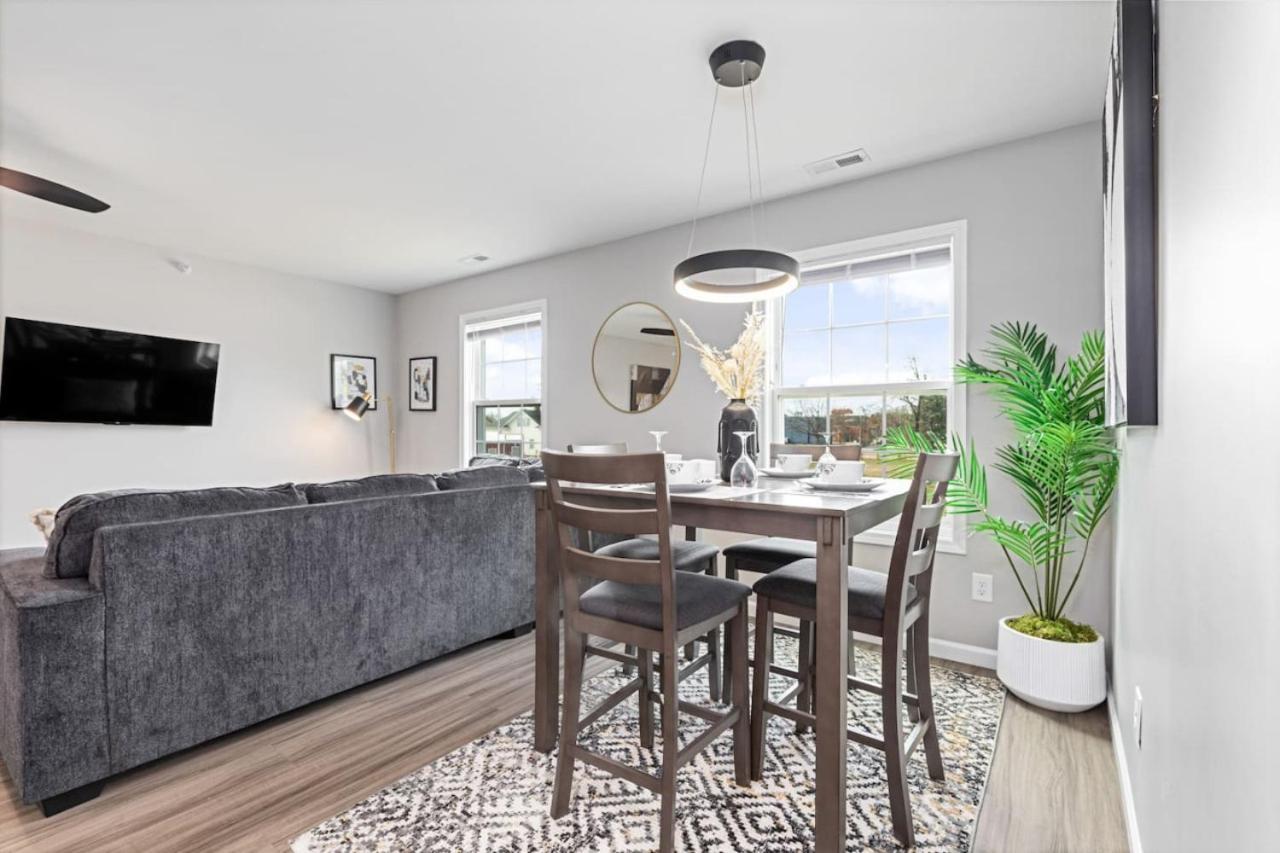 New Luxe 3br Downtown Fay Unit D *