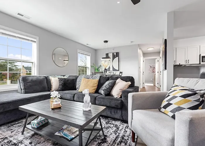 New Luxe Apt 3Br Downtown Fay Unit D